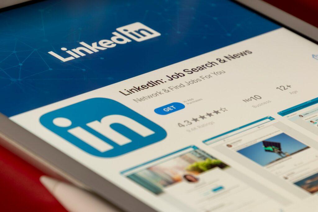 how to add cv to linkedin